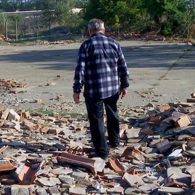 Plači voljena zemljo: Velika pljačka kovinske ciglane