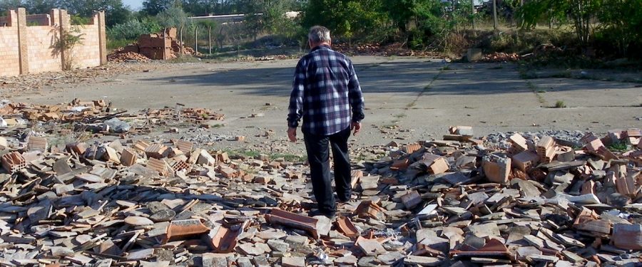 Plači voljena zemljo: Velika pljačka kovinske ciglane