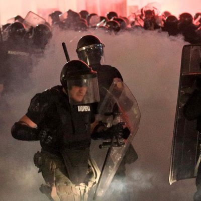 Protesti protiv režima su nužni, ali šibanje sa pandurima ne vodi u promene