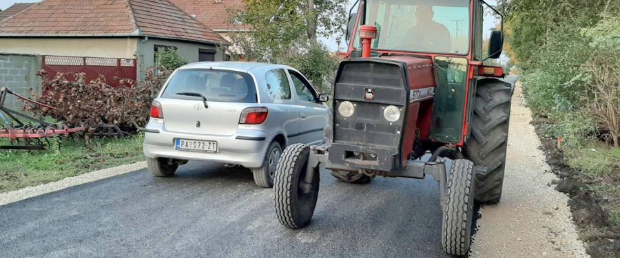 Nastavljeno asfaltiranje ulica u Banatskom Novom Selu odokativnom metodom