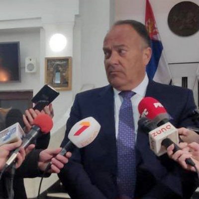 Ne dirajte mi mog ministra prosvetnog!