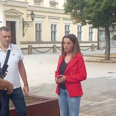 Menadžerka Maja i inspektor Boba u epizodi „Vandalizam u Gradskom parku”