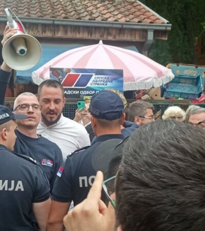 Kako se nedužni teslaški trotoar pretvorio u istureno odeljenje Ćacilenda